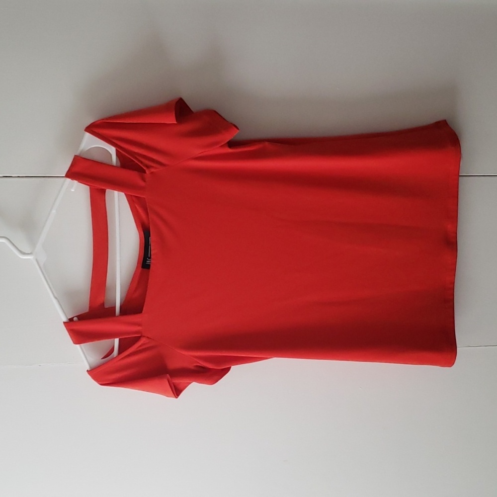 Cold shoulder top